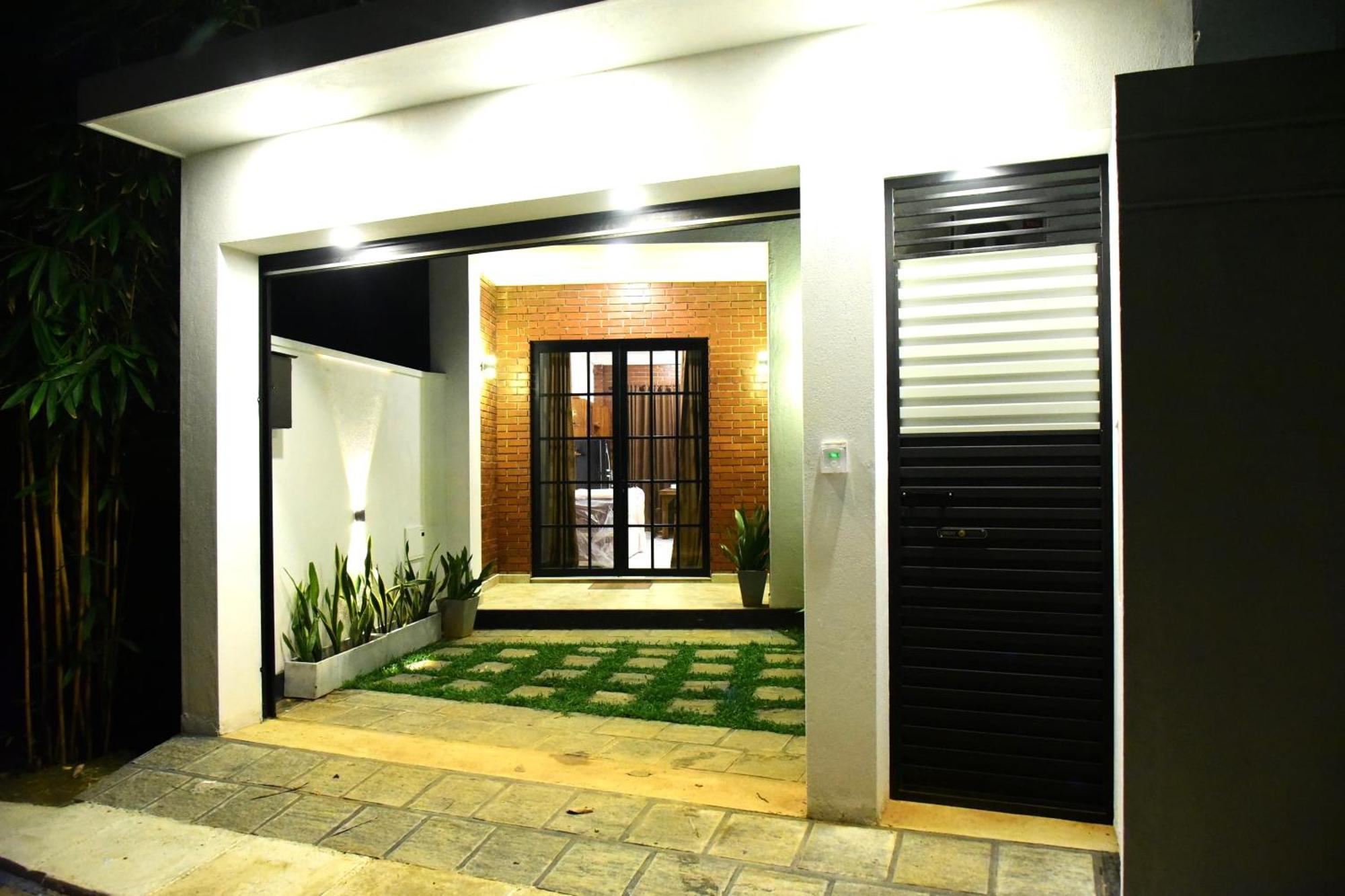 Hotel Ocean Ripples Hikkaduwa Esterno foto