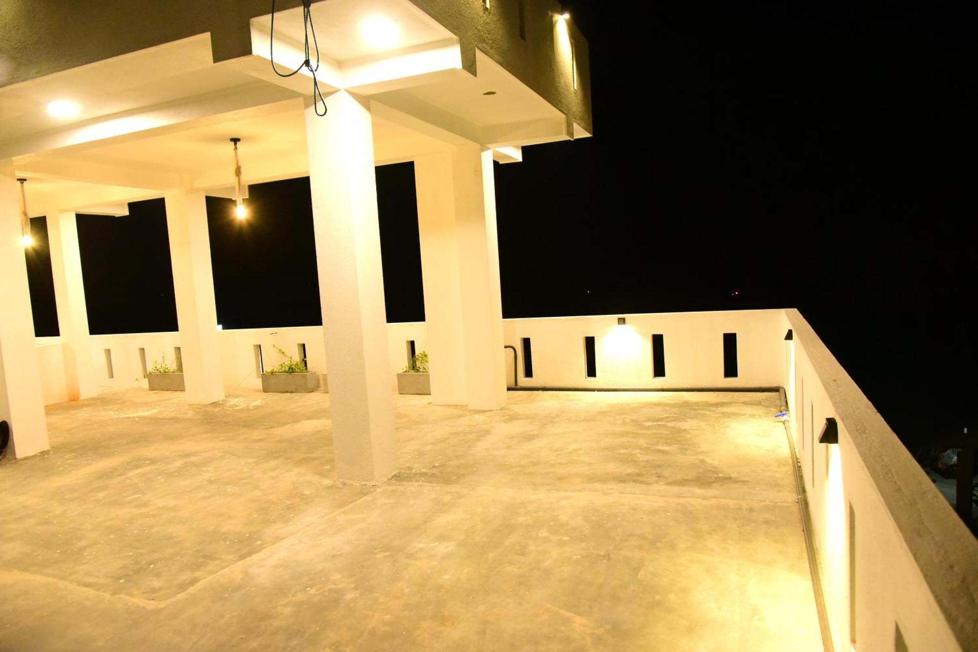 Hotel Ocean Ripples Hikkaduwa Esterno foto